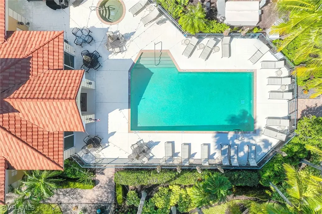 8609 Champions Point Naples FL 34113