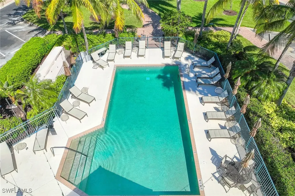 8609 Champions Point Naples FL 34113