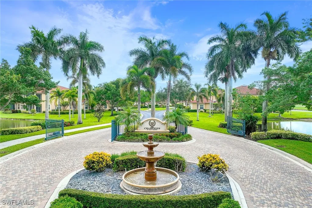 8609 Champions Point Naples FL 34113
