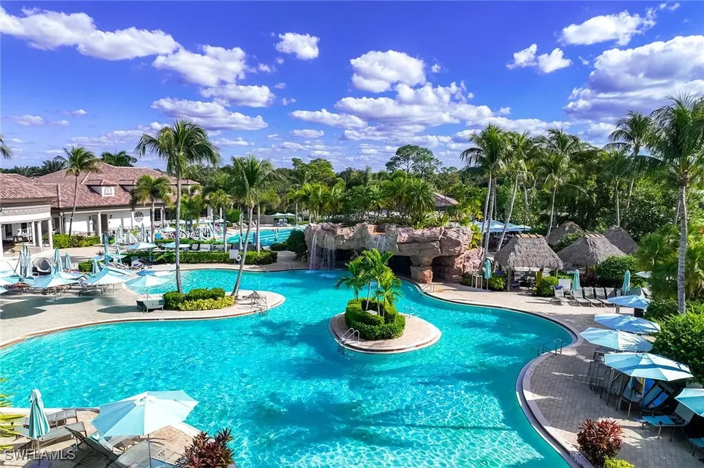8609 Champions Point Naples FL 34113