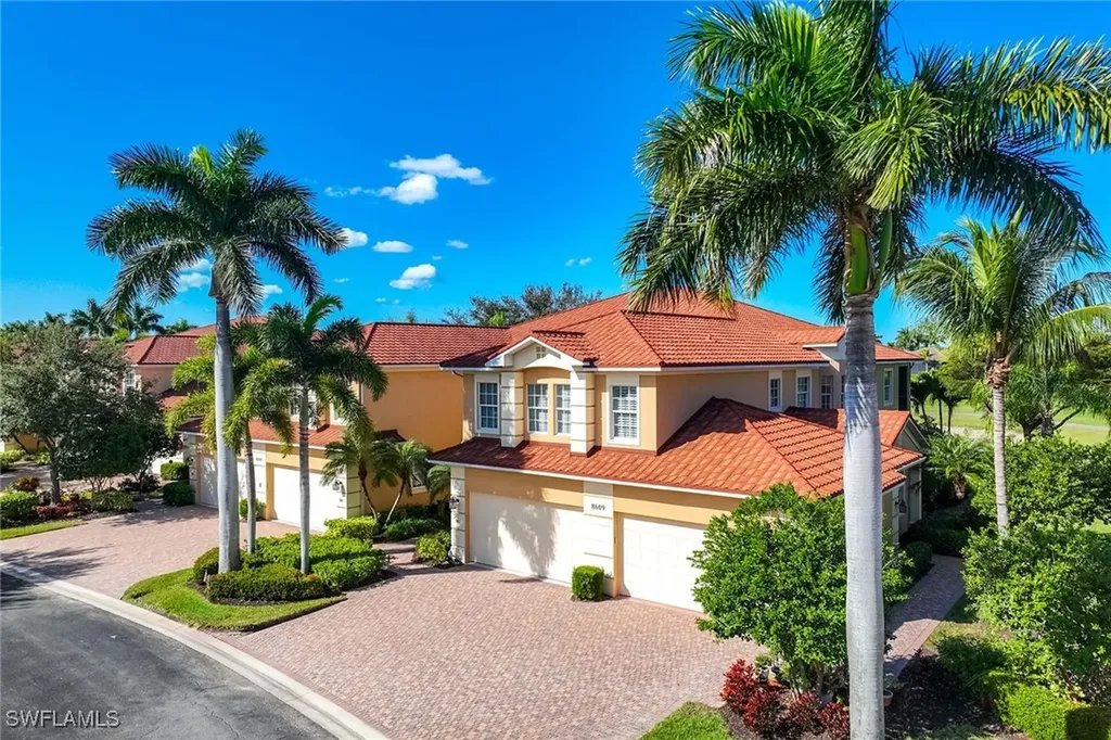 8609 Champions Point Naples FL 34113
