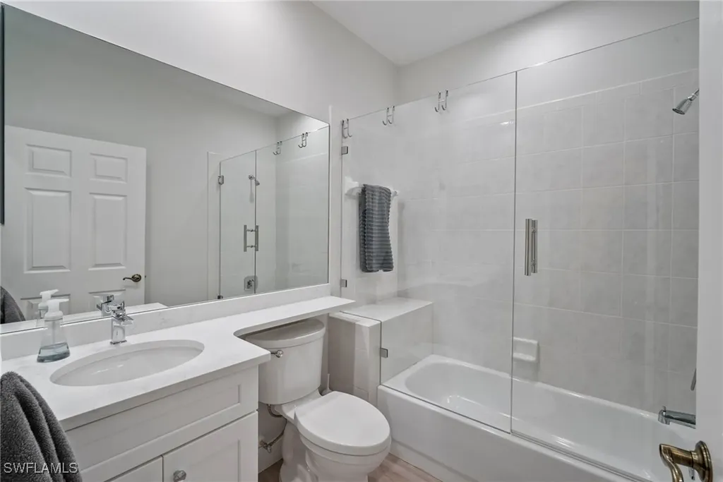 8275 Danbury Boulevard Naples FL 34120