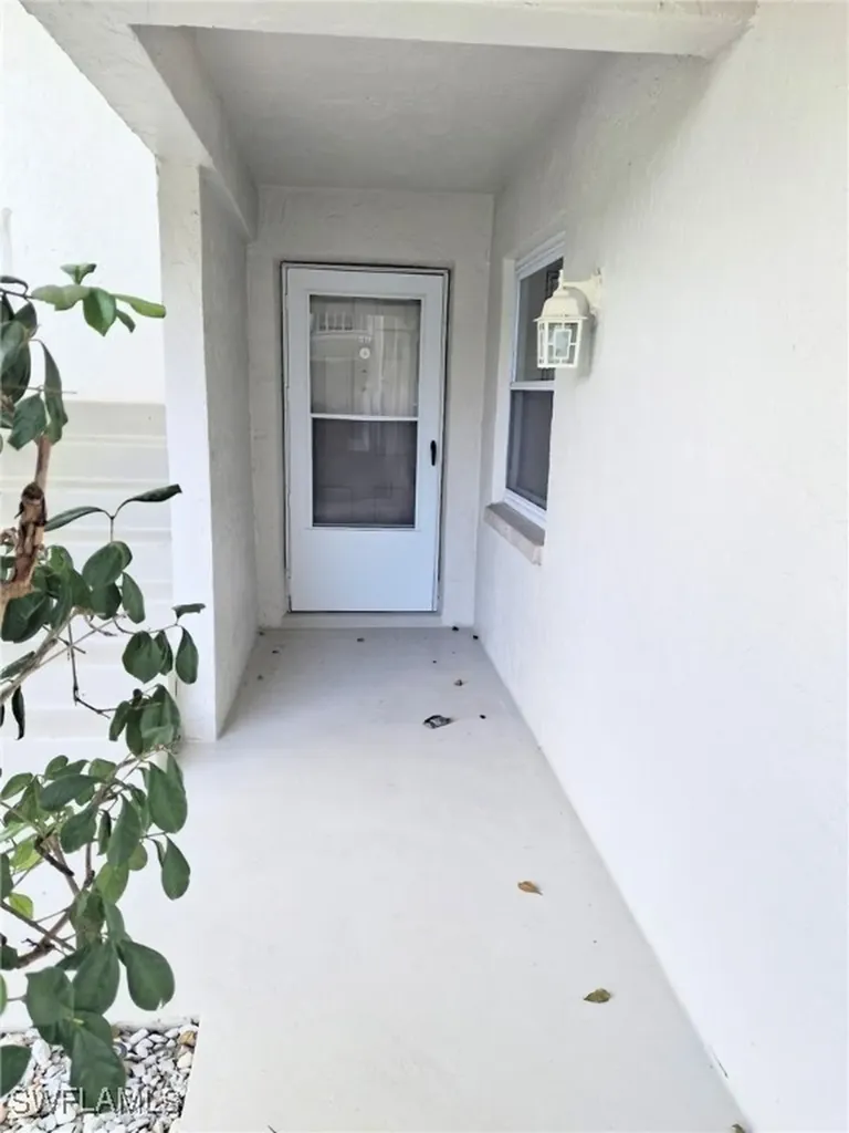 1462 Churchill Circle Naples FL 34116