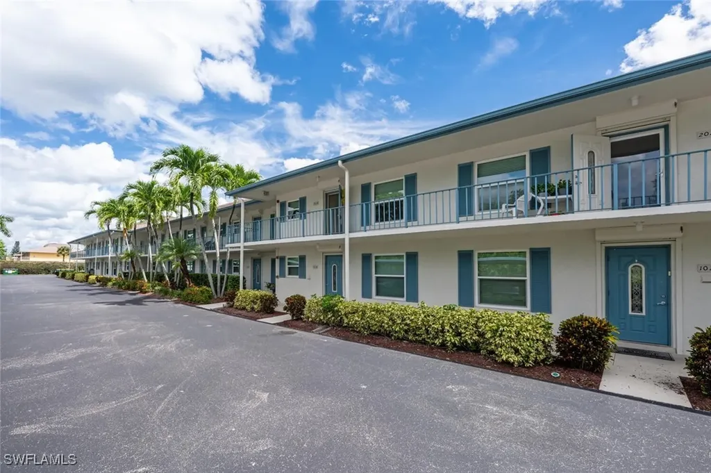 325 Charlemagne Boulevard Naples FL 34112