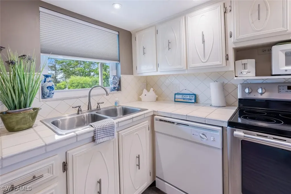 325 Charlemagne Boulevard Naples FL 34112