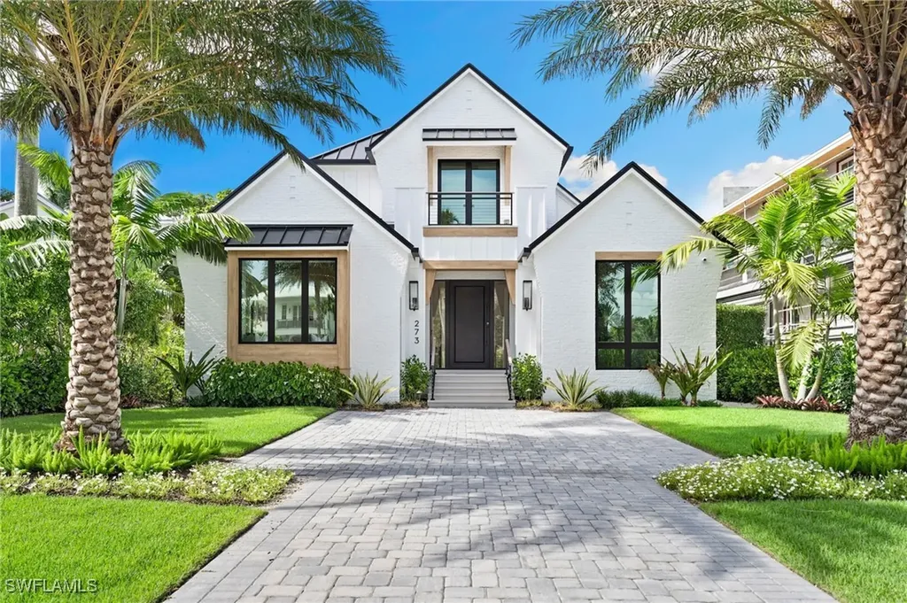273 10th Avenue S Naples FL 34102