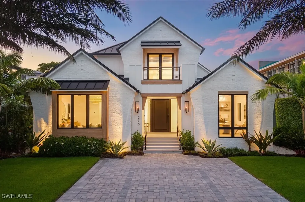 273 10th Avenue S Naples FL 34102