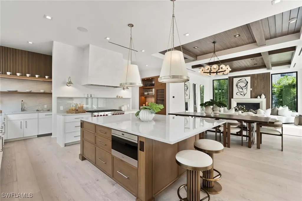 273 10th Avenue S Naples FL 34102