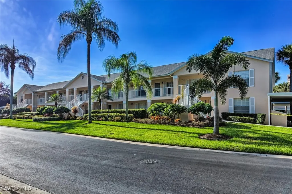 774 Wiggins Lake Drive Naples FL 34110