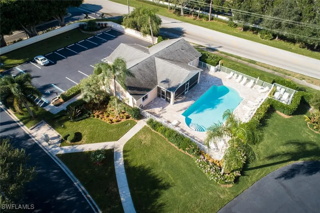 774 Wiggins Lake Drive Naples FL 34110