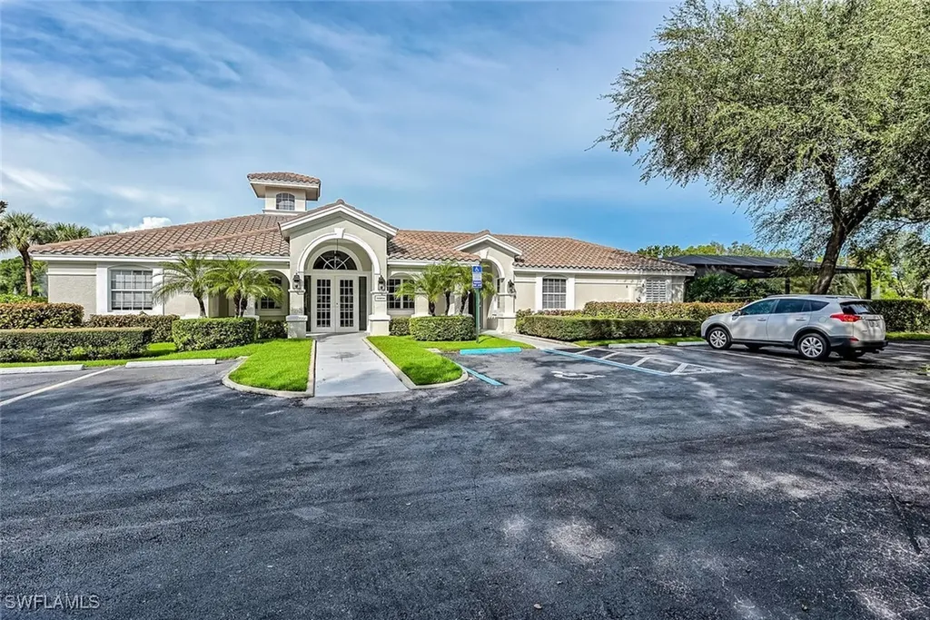 6910 Satinleaf Road N Naples FL 34109
