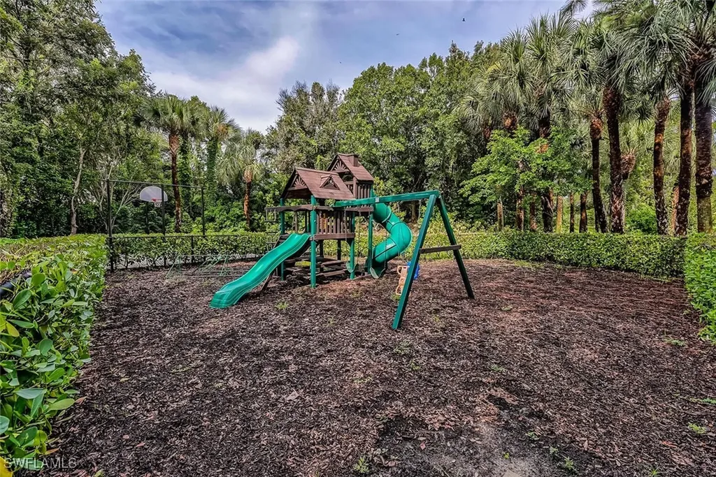 6910 Satinleaf Road N Naples FL 34109