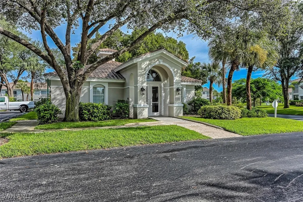 6910 Satinleaf Road N Naples FL 34109