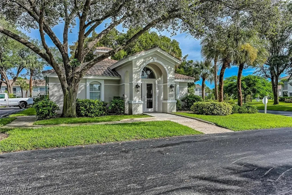6910 Satinleaf Road N Naples FL 34109