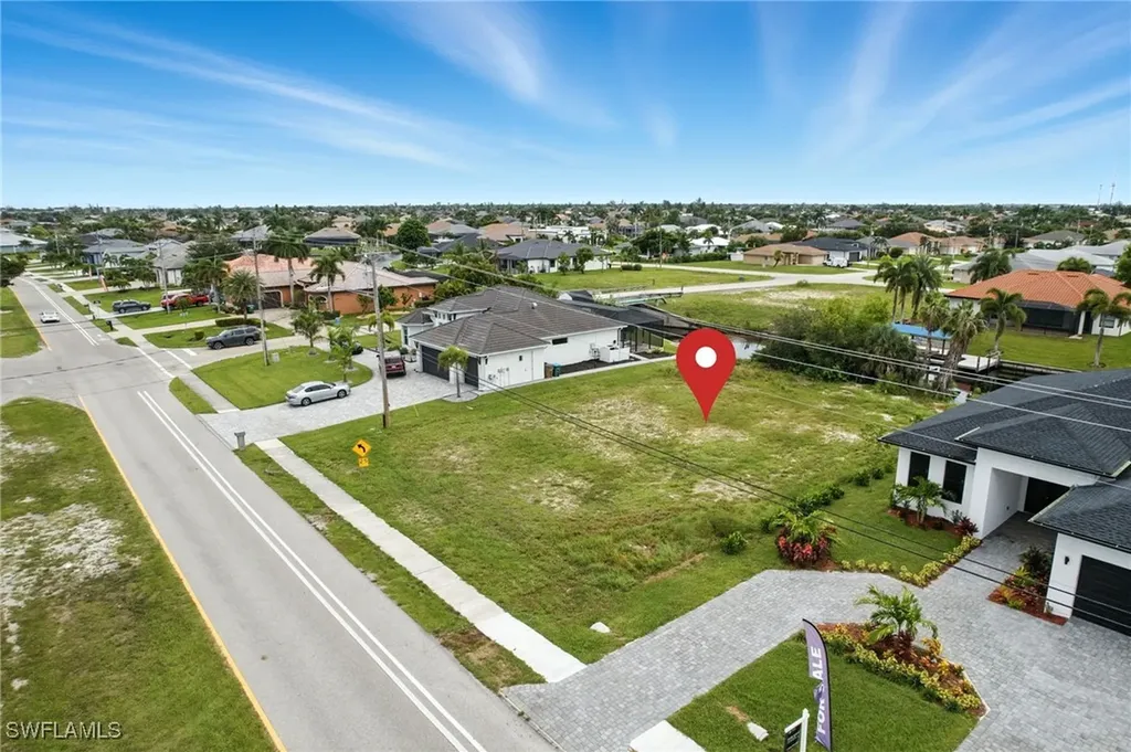 2592 Surfside Boulevard Cape Coral FL 33914