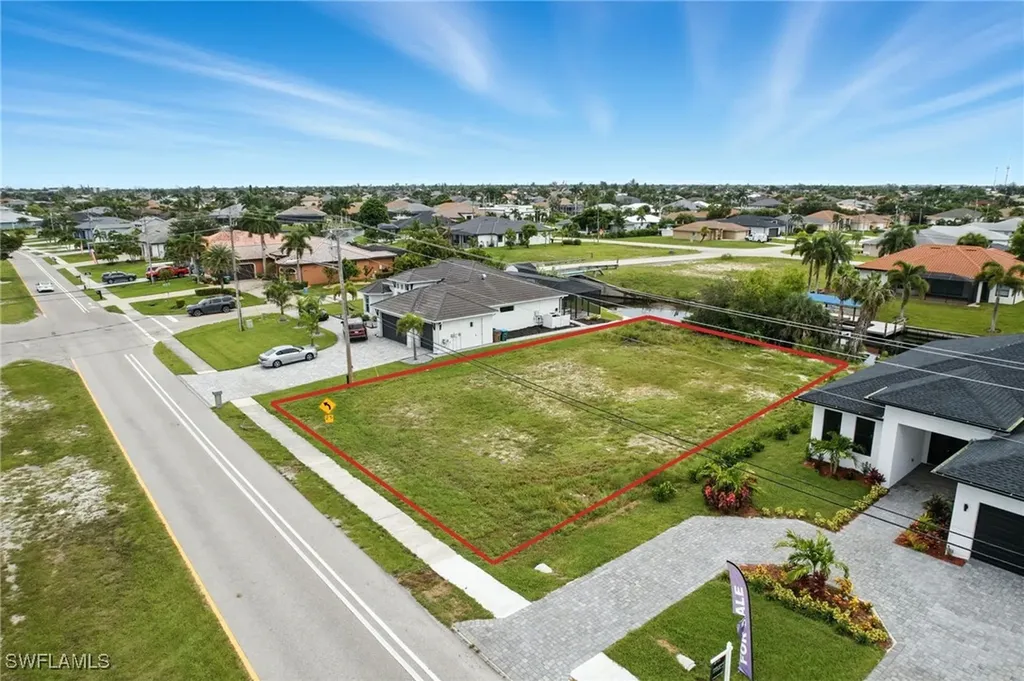 2592 Surfside Boulevard Cape Coral FL 33914
