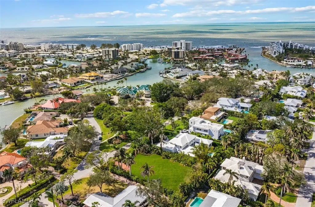 421 Bow Line Drive Naples FL 34103