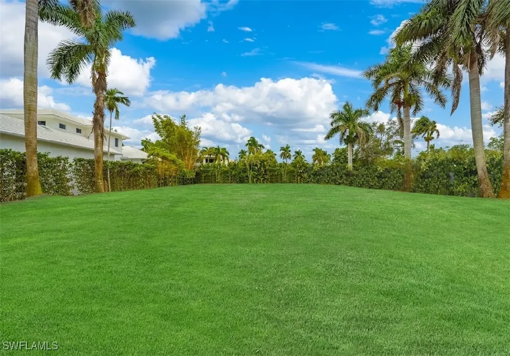 421 Bow Line Drive Naples FL 34103