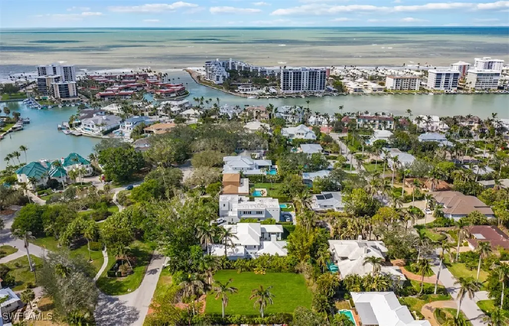 421 Bow Line Drive Naples FL 34103