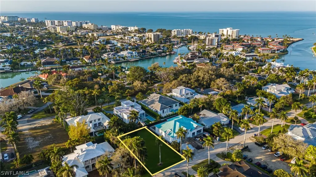 400 Wedge Drive Naples FL 34103