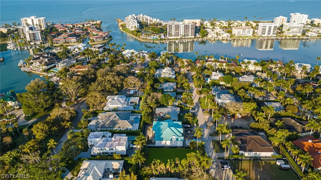 400 Wedge Drive Naples FL 34103
