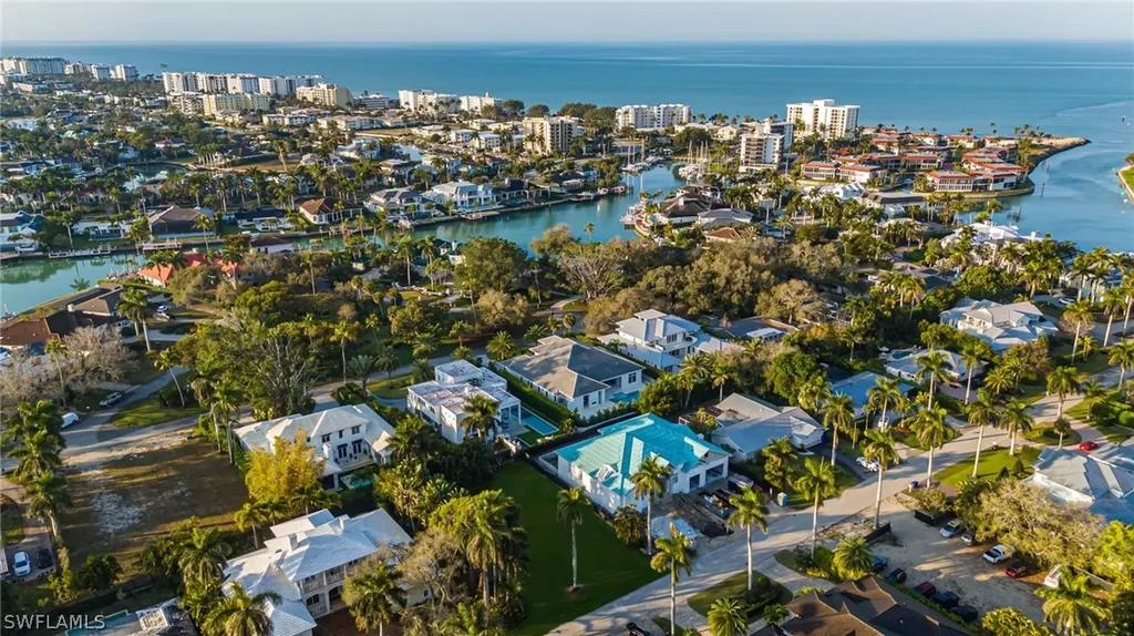 400 Wedge Drive Naples FL 34103