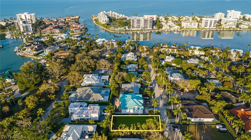 400 Wedge Drive Naples FL 34103