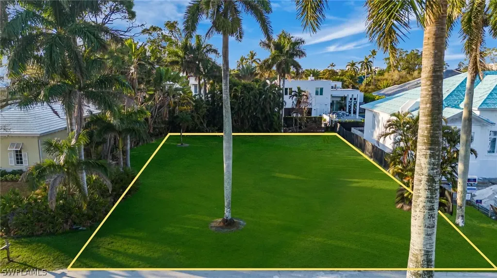 400 Wedge Drive Naples FL 34103