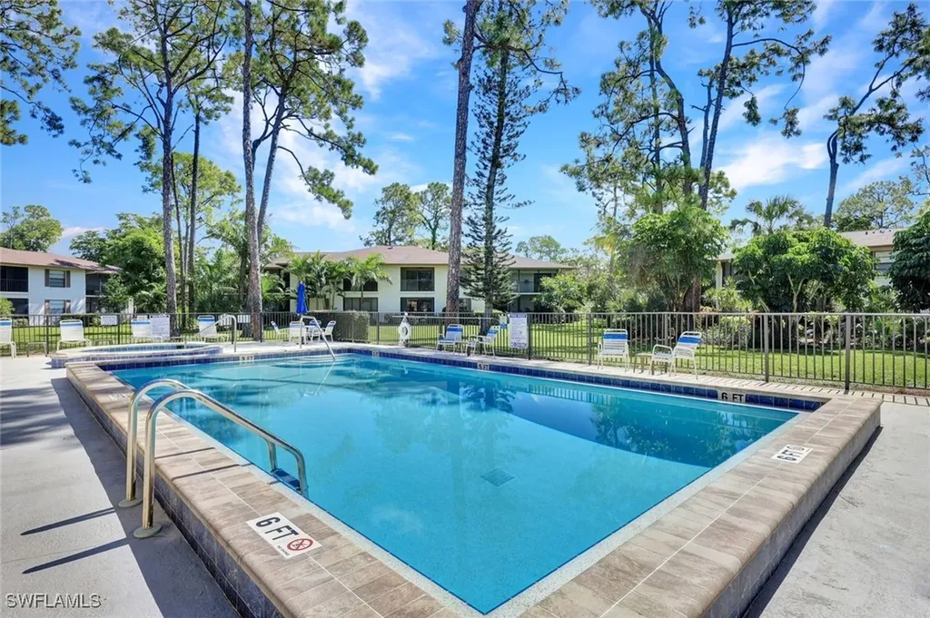 1733 Courtyard Way Naples FL 34112