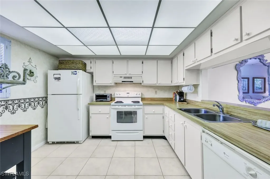 1733 Courtyard Way Naples FL 34112