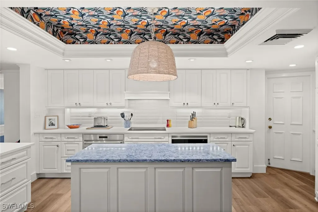 2901 Gulf Shore Boulevard N Naples FL 34103