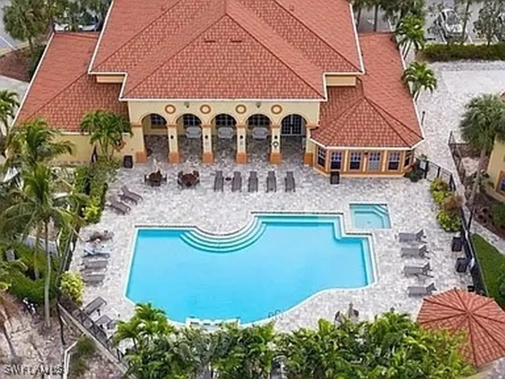 7905 Preserve Circle Naples FL 34119