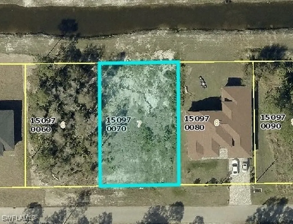 625 Allison Street E Lehigh Acres FL 33974