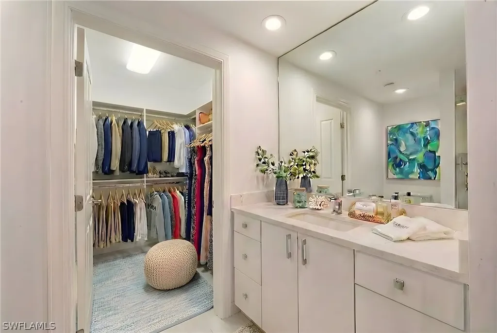 8665 Bay Colony Drive Naples FL 34108