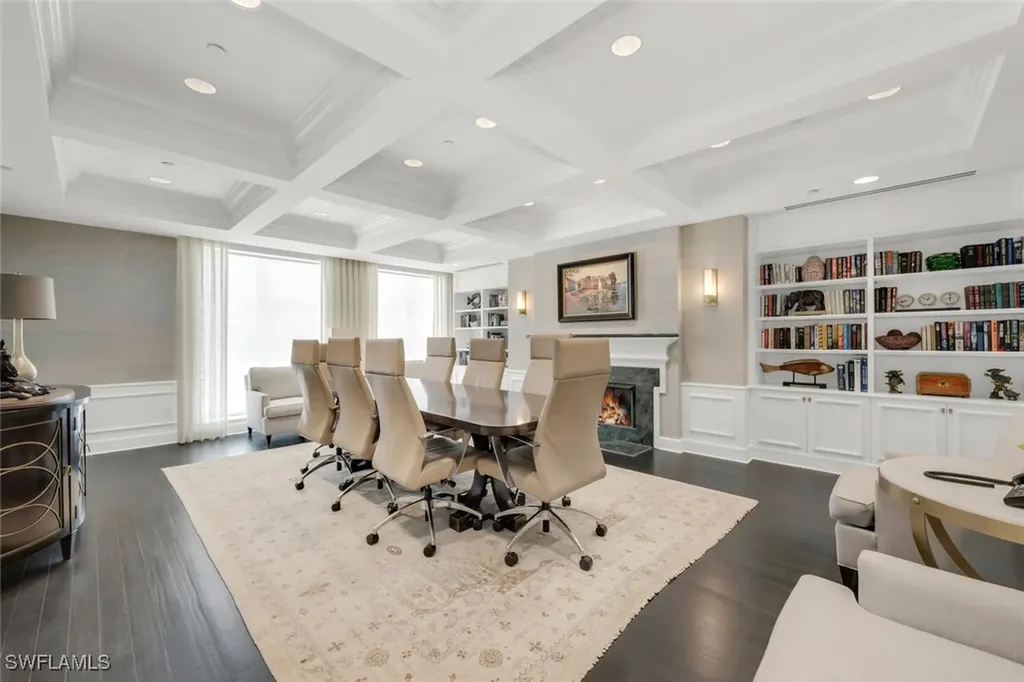 8665 Bay Colony Drive Naples FL 34108