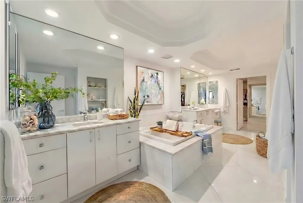 8665 Bay Colony Drive Naples FL 34108