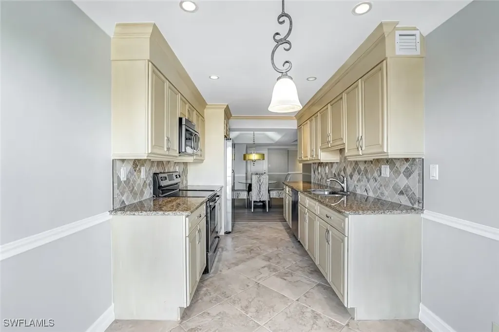 3430 Gulf Shore Boulevard N Naples FL 34103