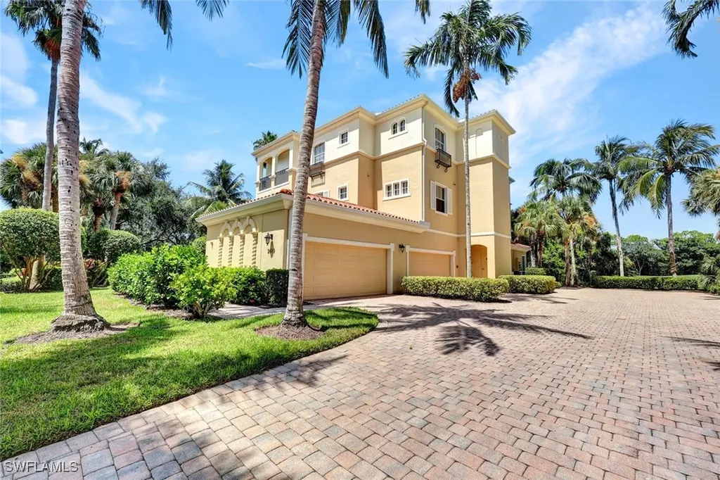 2609 Estrella Court Naples FL 34109
