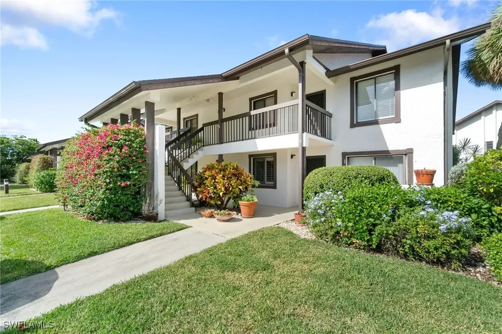 800 Misty Pines Circle Naples FL 34105