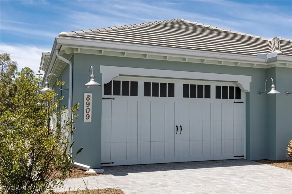 8909 Yucatan Court Naples FL 34112