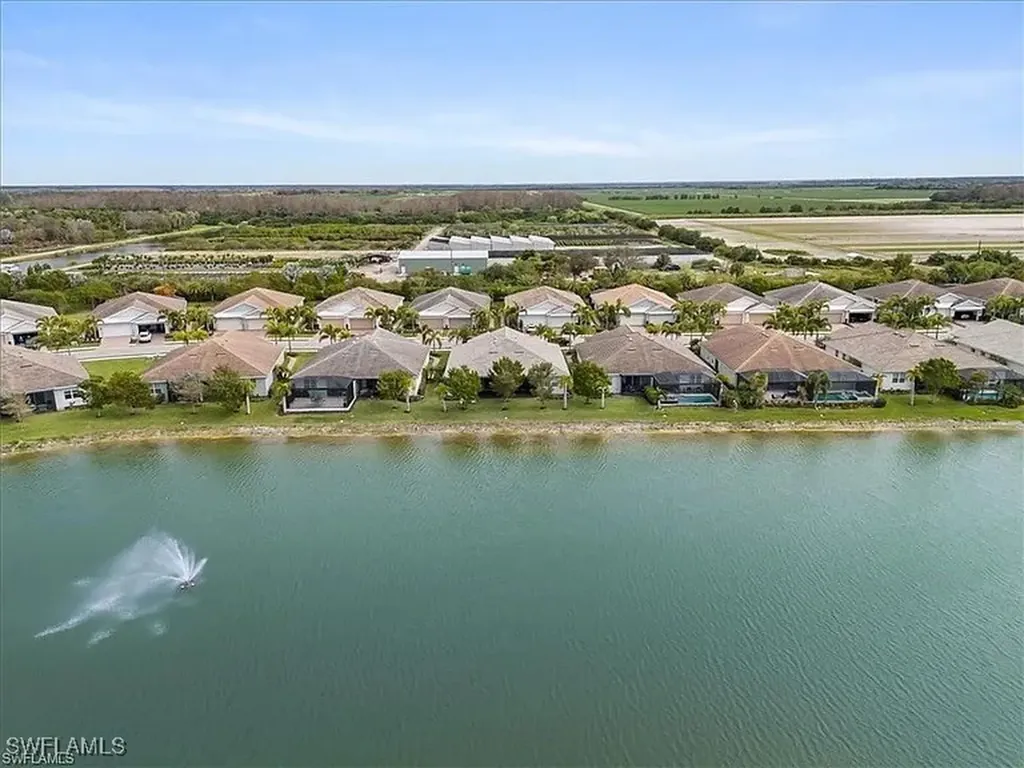14672 Edgewater Circle Naples FL 34114