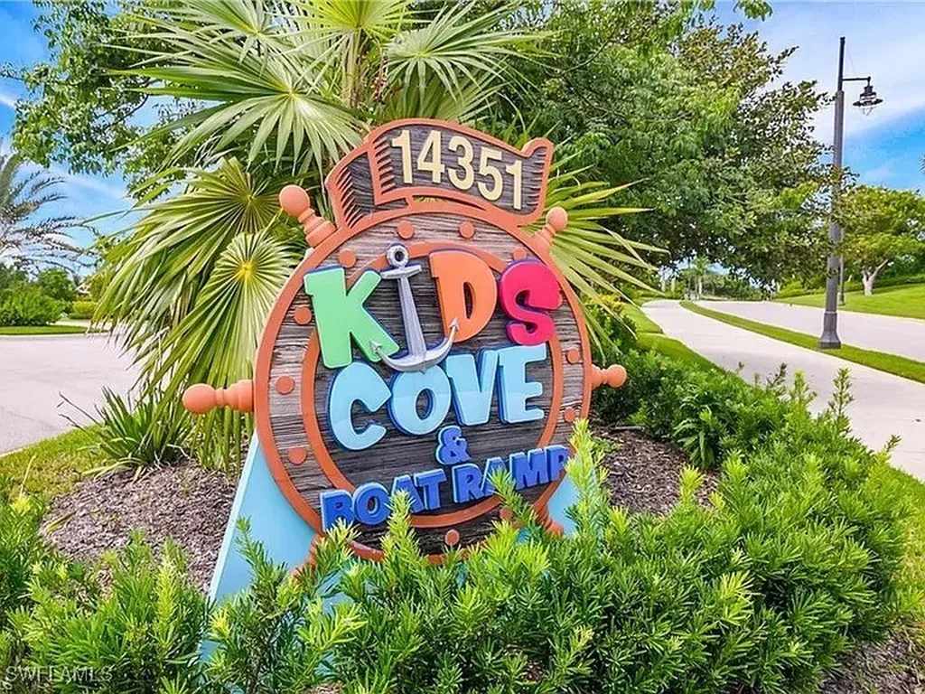 14672 Edgewater Circle Naples FL 34114