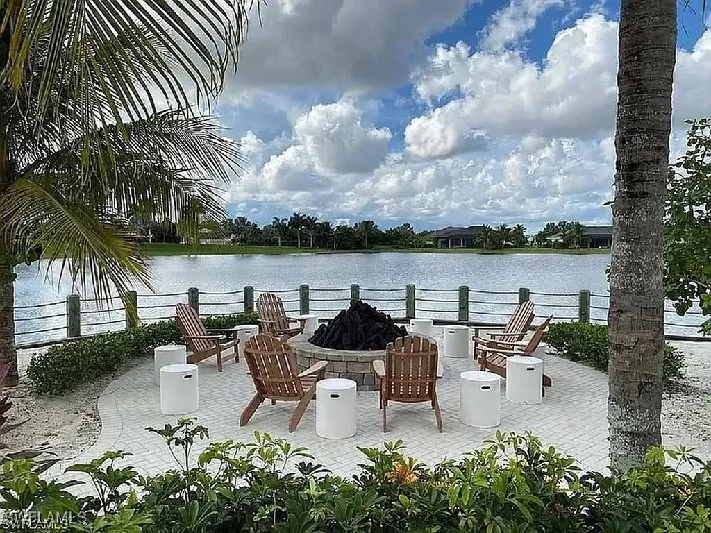 14672 Edgewater Circle Naples FL 34114
