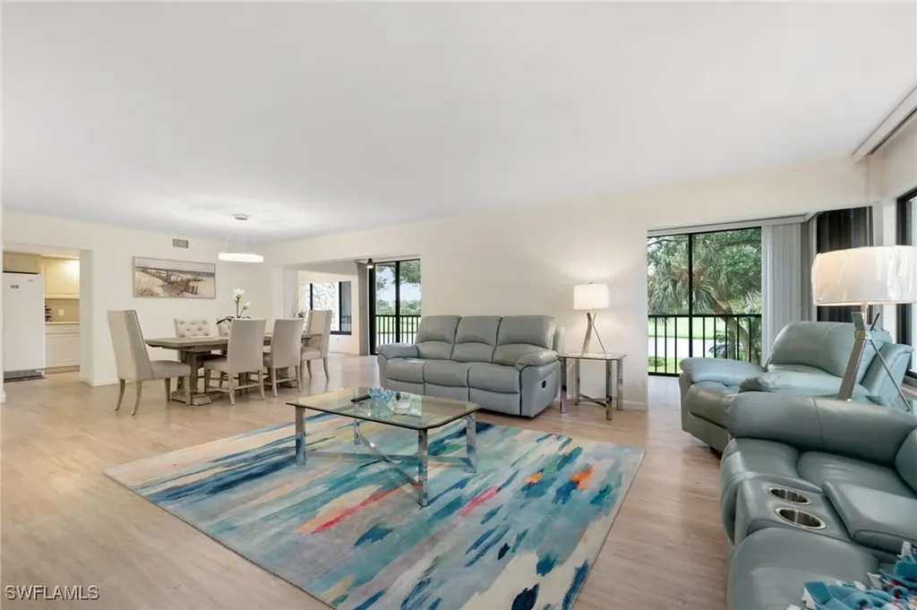 425 Wildwood Lane Naples FL 34105