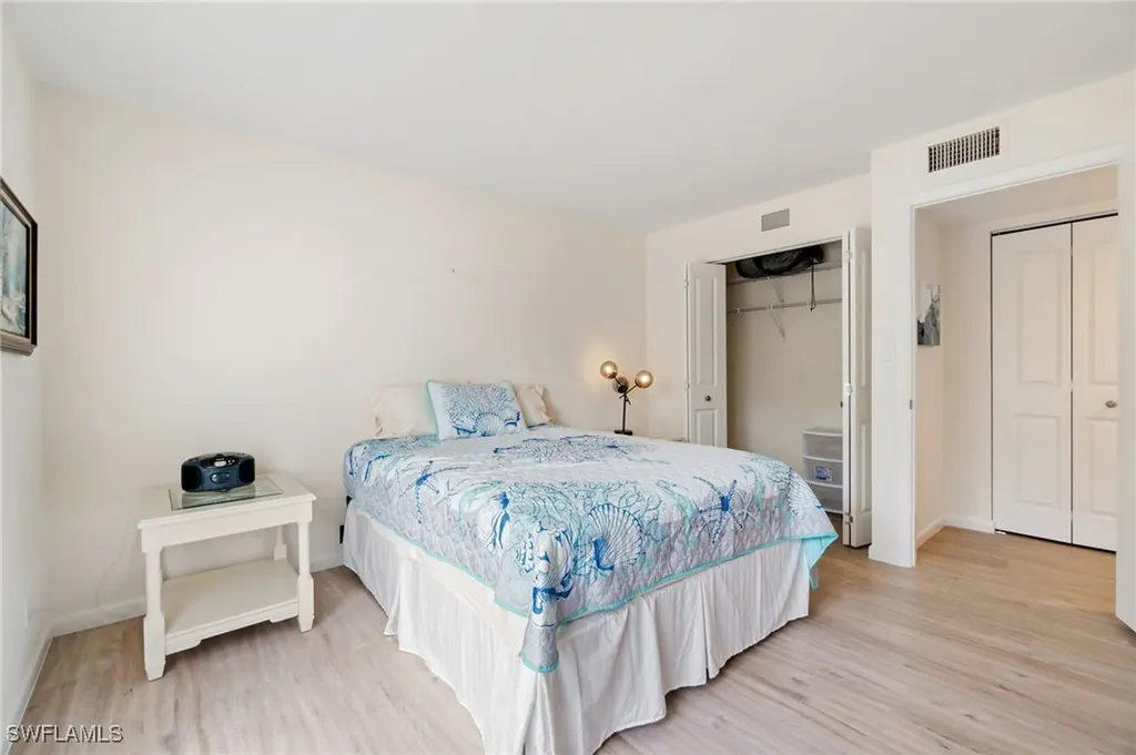 425 Wildwood Lane Naples FL 34105