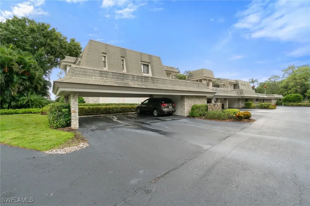 425 Wildwood Lane Naples FL 34105