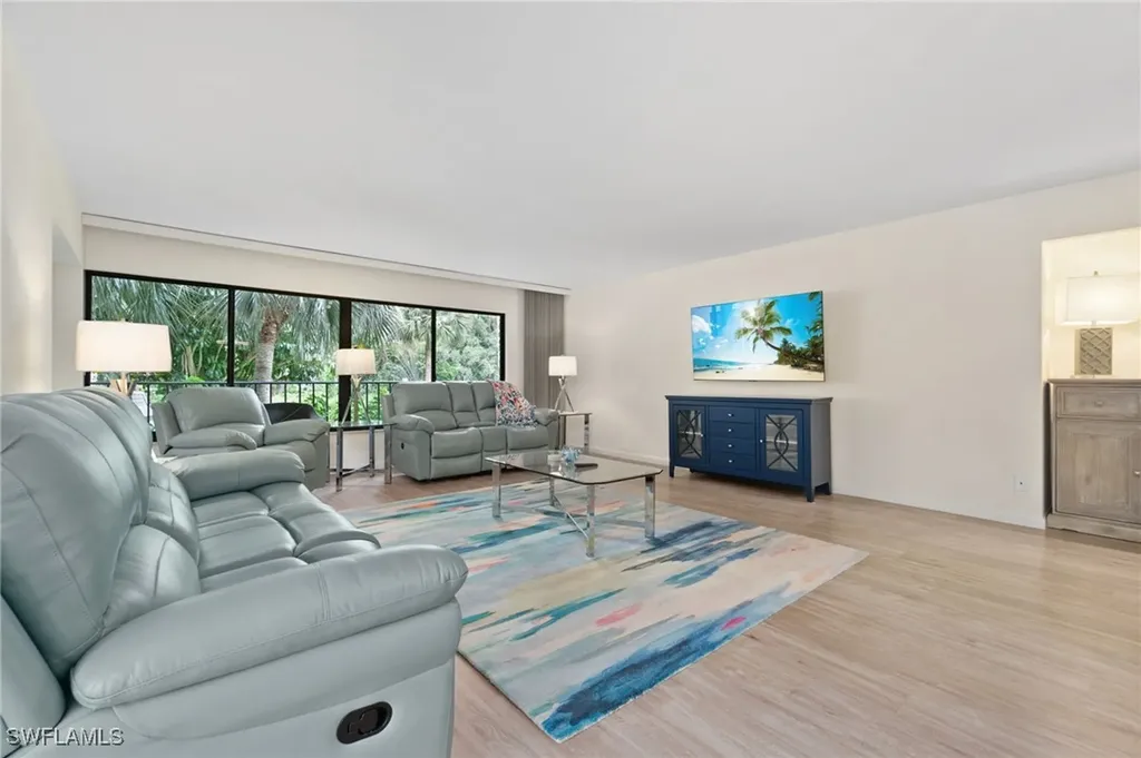 425 Wildwood Lane Naples FL 34105