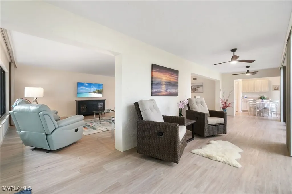 425 Wildwood Lane Naples FL 34105