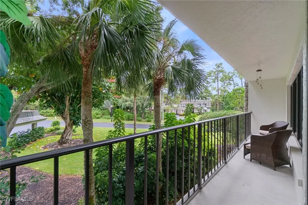 425 Wildwood Lane Naples FL 34105