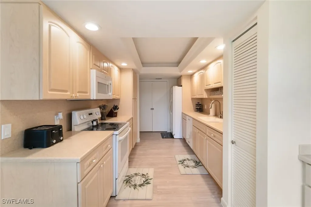 425 Wildwood Lane Naples FL 34105